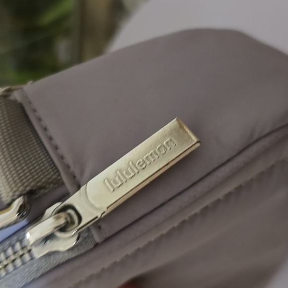 Lululemon Gray Crossbody Bag Adjustable Strap Compact Everyday Athleisure - Picture 9 of 13